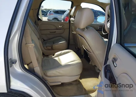 2011 Cadillac Escalade Luxury from USA, damaged, VIN 1GYS3BEF4BR260600